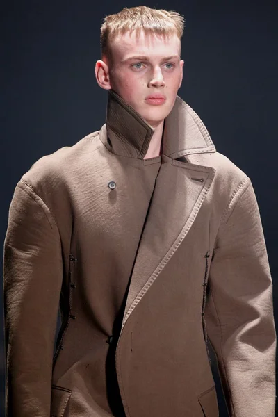 Look 17